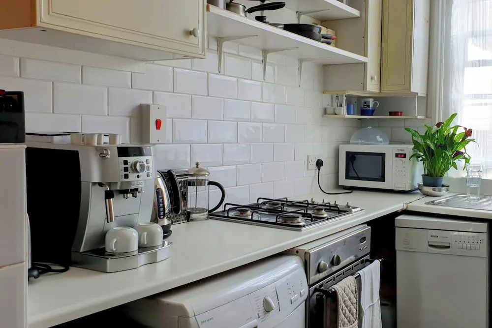 Charming 1-wall Bed Comfortable Studio in Nwlondon