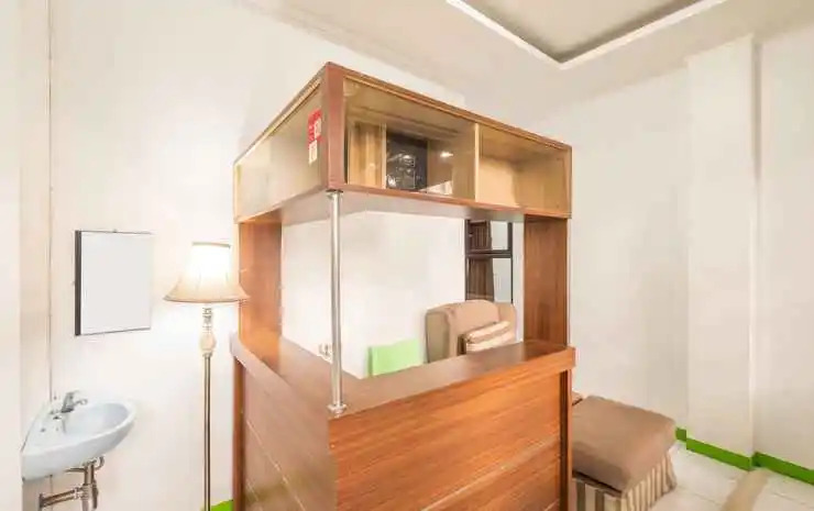Oyo Life 2449 Sandila Residence
