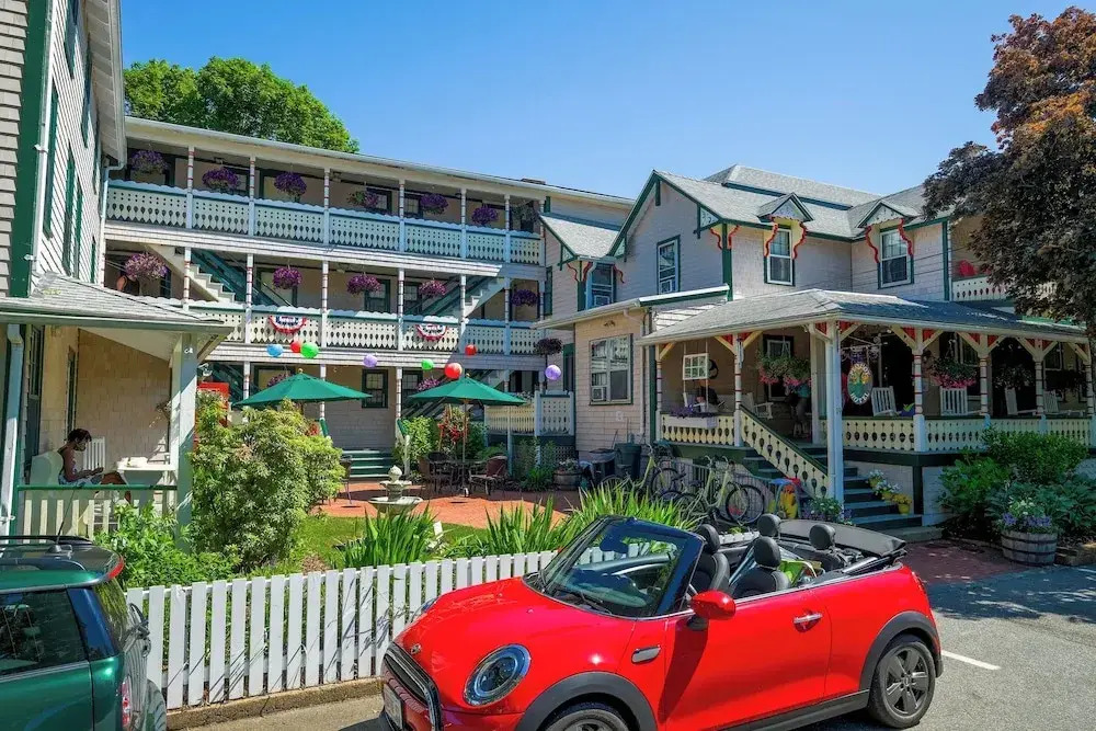 Pequot Hotel