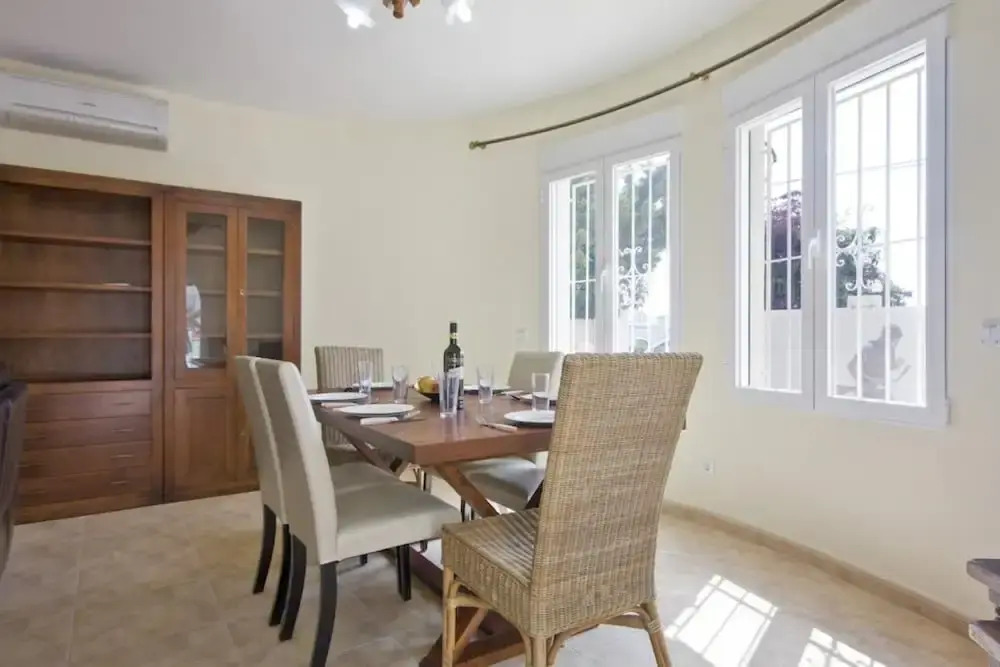 Villa - 3 Bedrooms with Pool and WiFi - 106434
