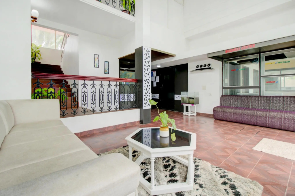 CAPITAL O75308 Floatel International Beach Resort