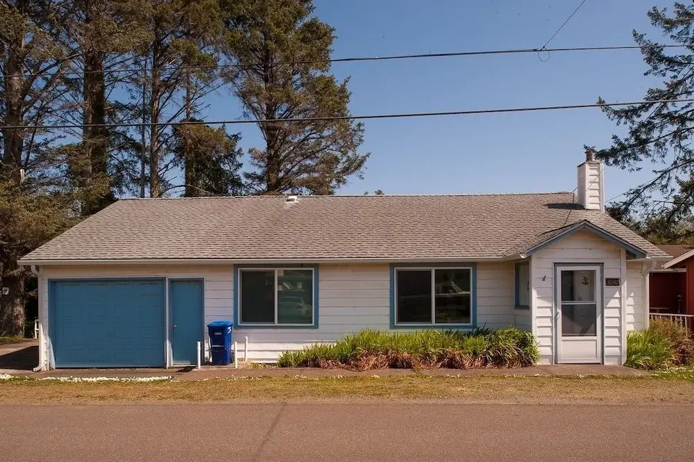 The Lighthouse in Lincoln City 2 Bedrooms 2 Bathrooms Home