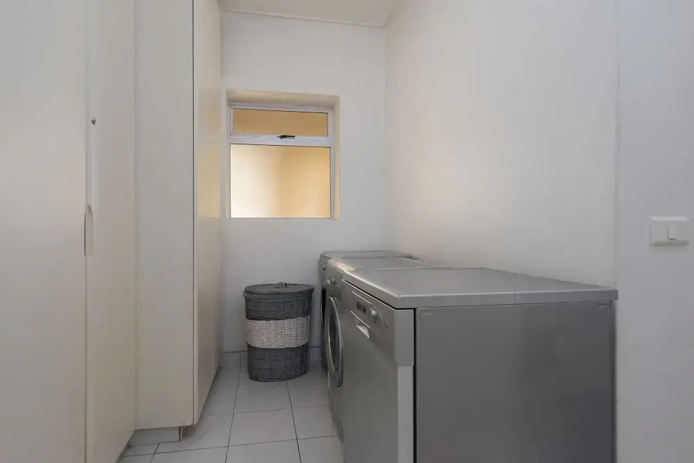 Caprice Court 7