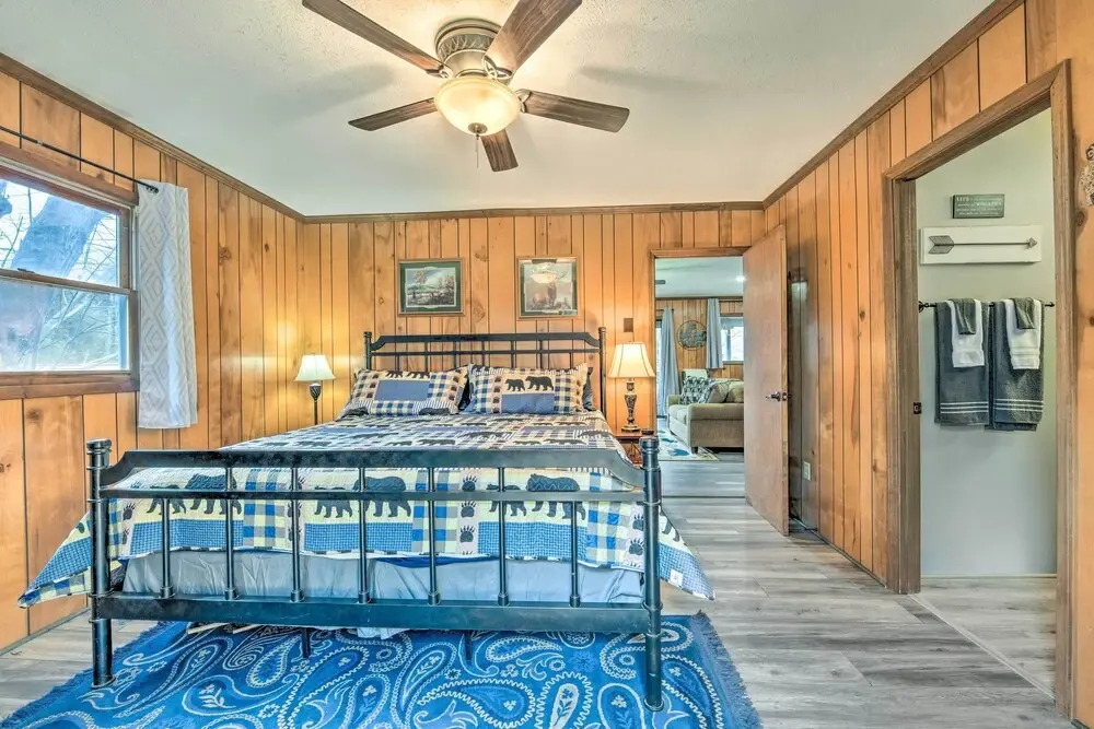 Cozy Maggie Valley Cabin, 1 Mi to Tube World!