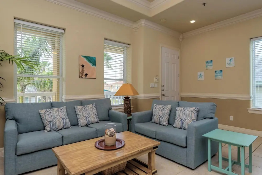 Condo in Quiet 4plex Close to Beach & Pool!