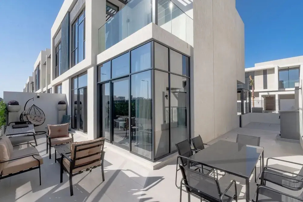 Luxury townhouse in Al Danah Bay