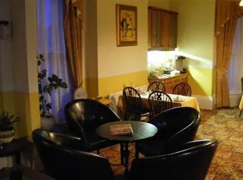 Fernlea Hotel