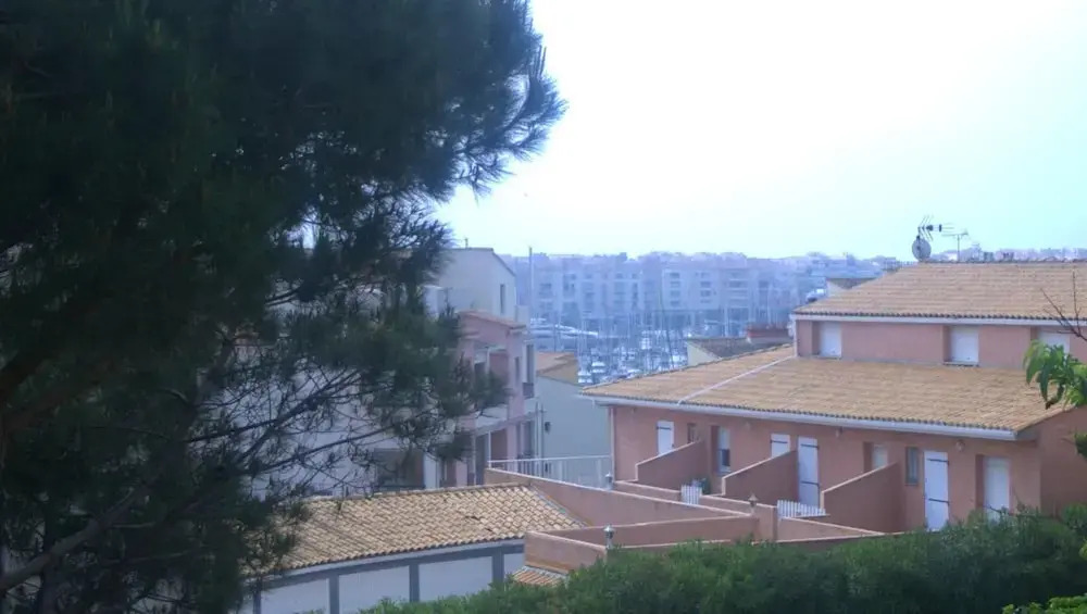 Apartment With one Bedroom in Agde, With Furnished Terrace - 1 km From the Beach