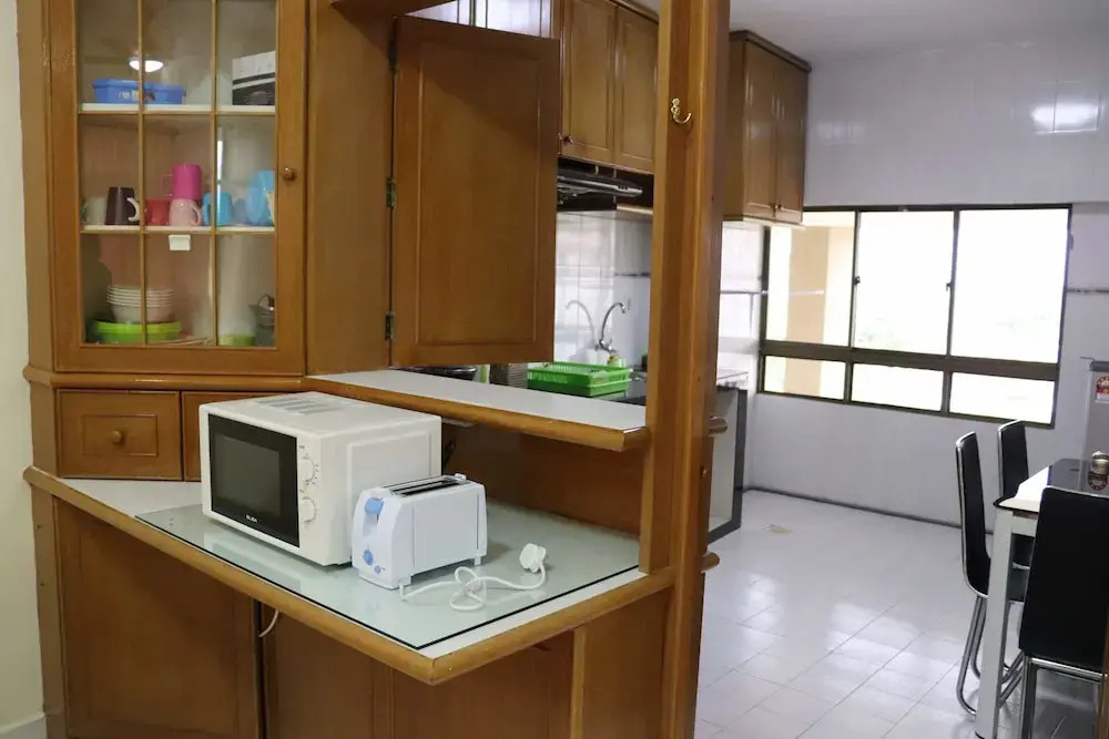 Cutie's Holiday Condominium