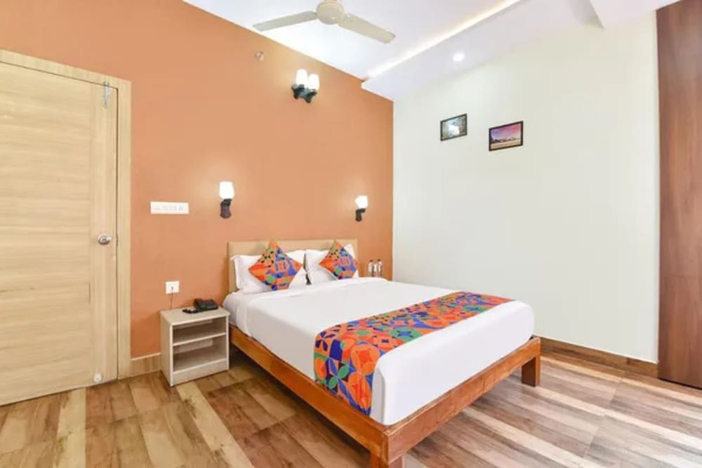 Pink Vista Hotel