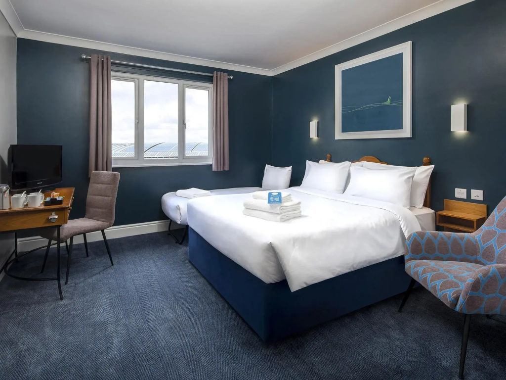 Travelodge Walton-On-Thames Hotel