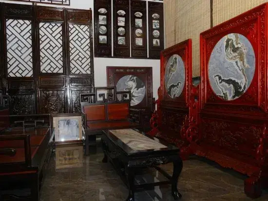 Dali Qiyue Lantian Homestay (Covered Bridge)