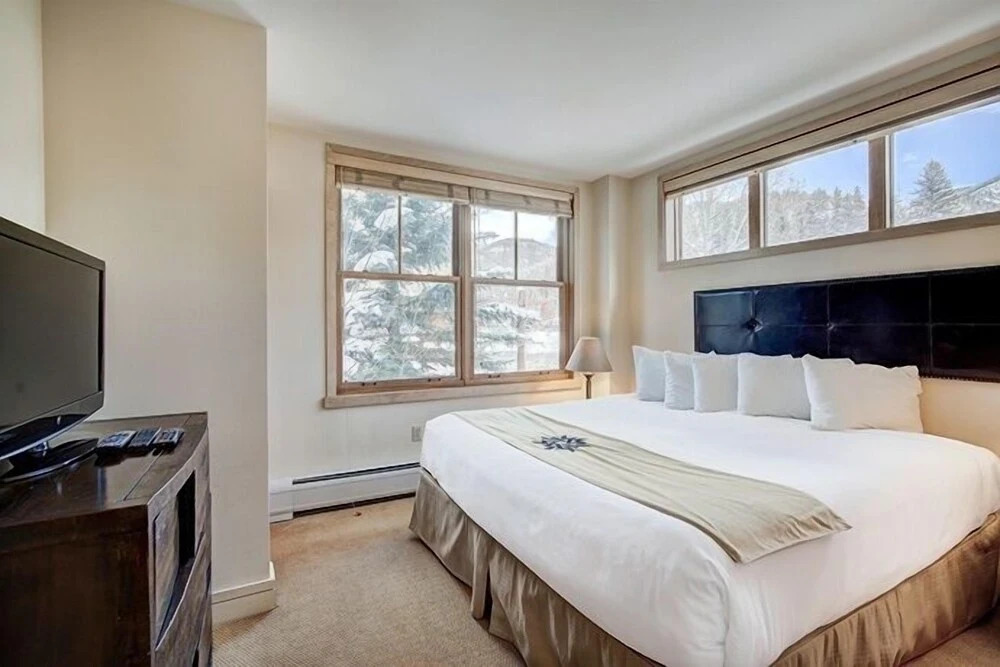 Silver Mill 8184-1br-walk To Slopes! Kids Ski Free! 1 Bedroom Condo by RedAwning