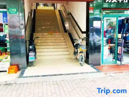 Zuoting Hotel (Jinqiu Road, Shanghai University store)