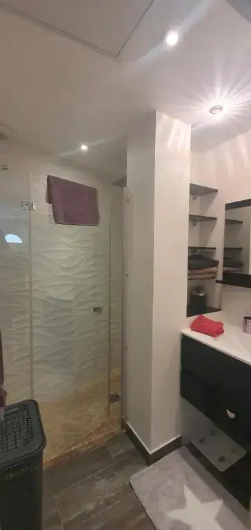 L ensoleillée MAISON 2 CHAMBRES-PRIVATE HOUSE CANNES