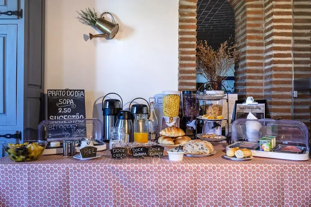 Monte do Colmeal - Country House & Wine