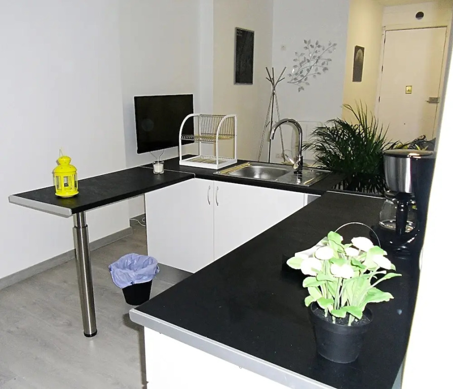 Bravo Murillo Apartment Center