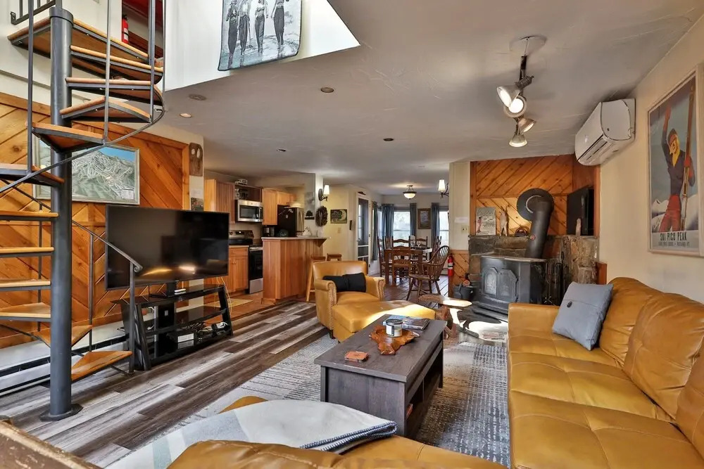 Vertical Drop 3 Bedroom Home
