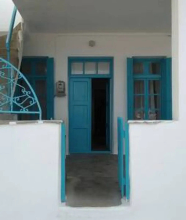Parikia's Grandma Corner