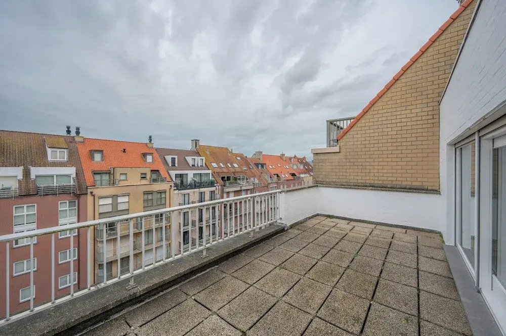 Stylish City-view Retreat