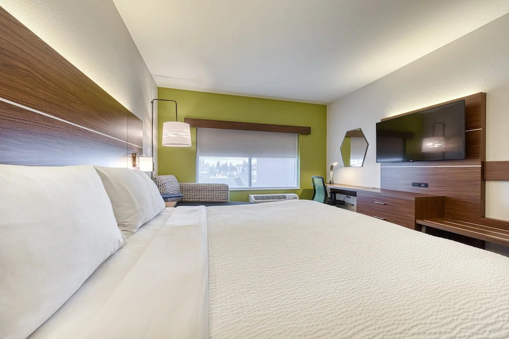 Holiday Inn Express & Suites Manitou Springs by IHG