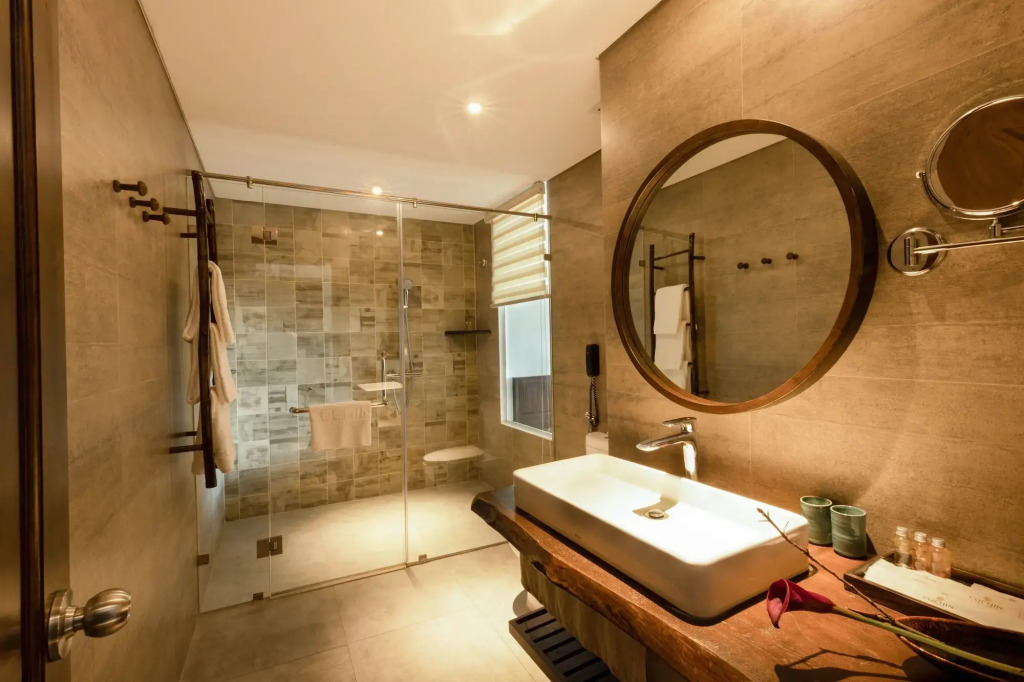 Cochin Zen Hotel