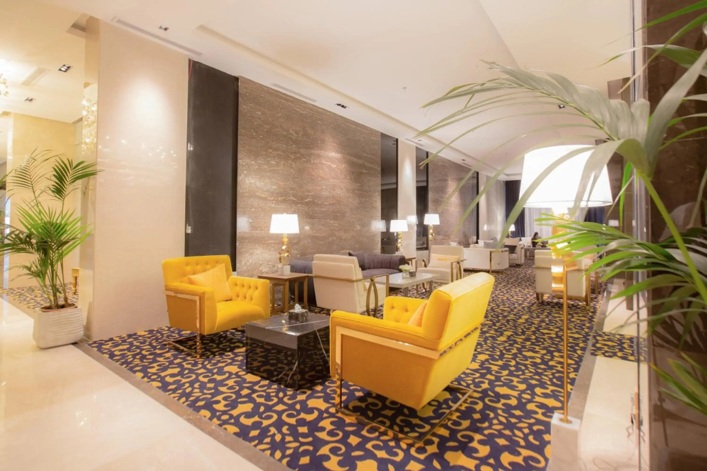 Azar hotel