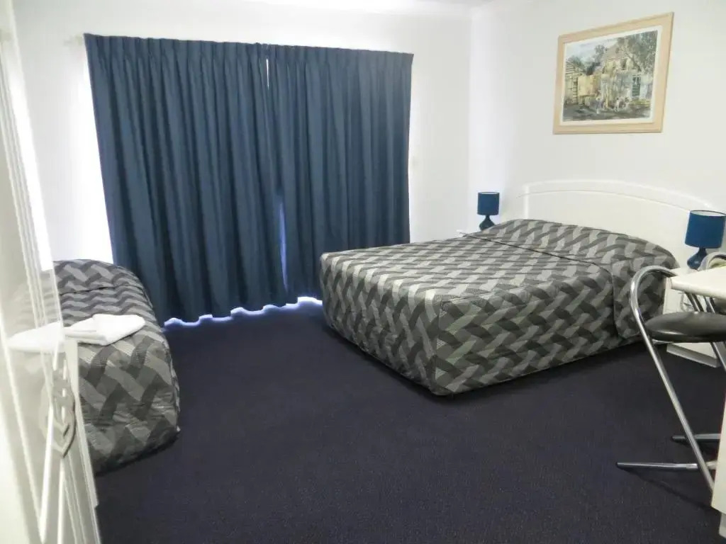 Heritage Lodge Motel