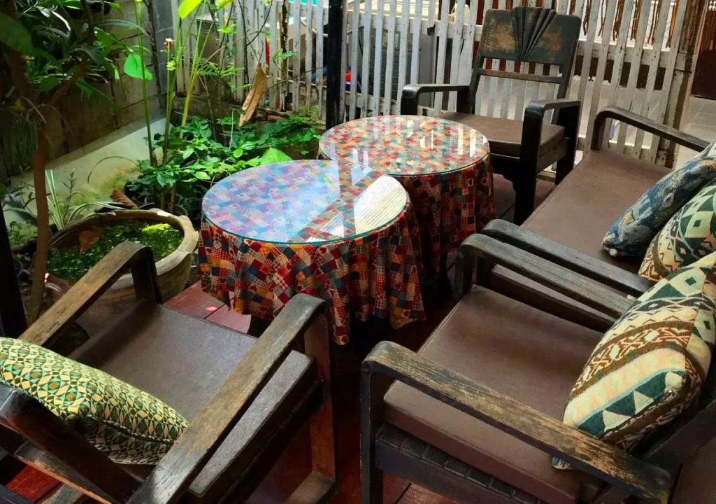 Green days Cafe & Inn