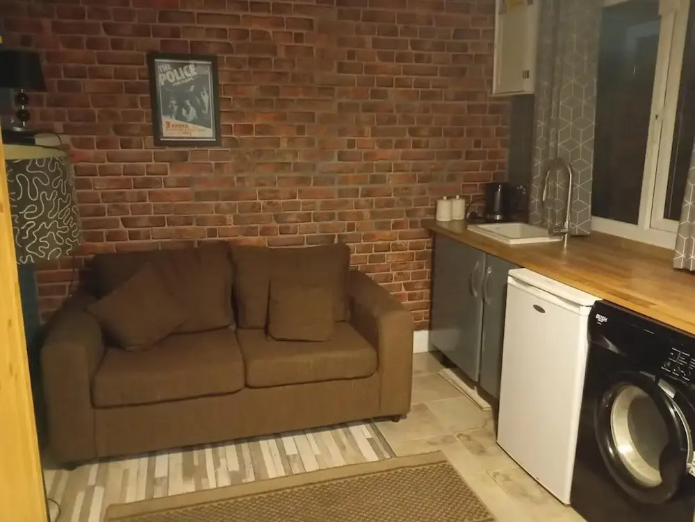 Cosy Cottage- Sleeps 4, Free Parking & Golf Nearby