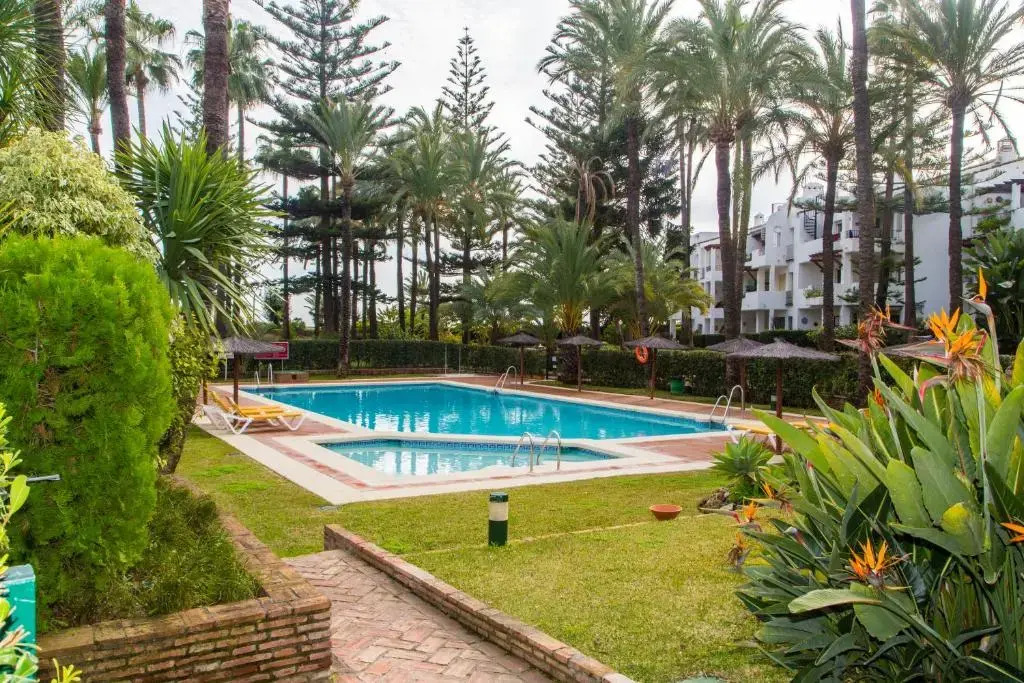 Stylish Penthouse 2 pools & next to beach - RDR204