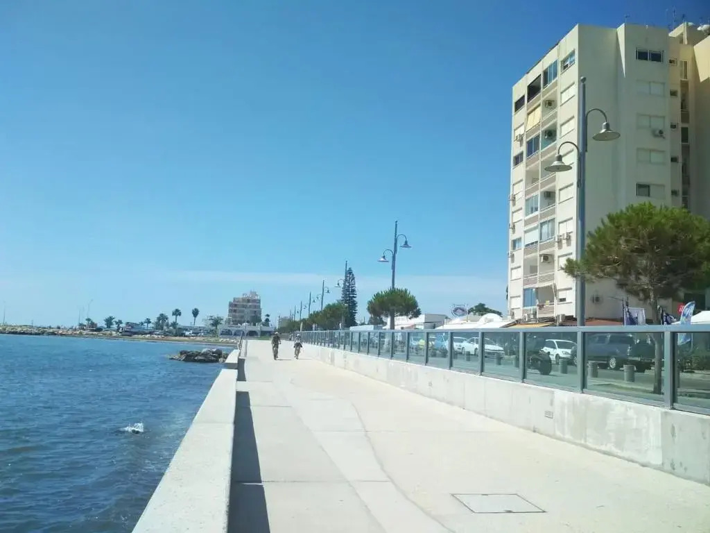 Luxury Penthouse 1BR-Seafront-Seasonal Pool-Central