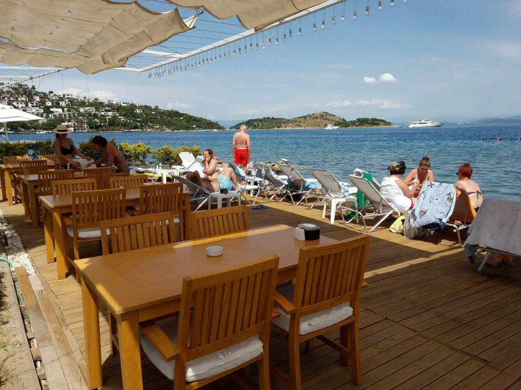 Buk Beach Club
