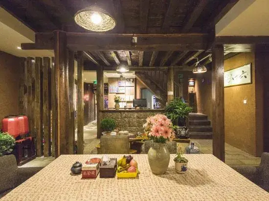 GuanGuanJuJiu Inn
