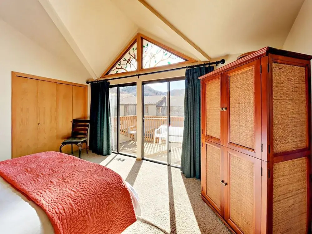 2441 Gilt Edge Circle Townhouse