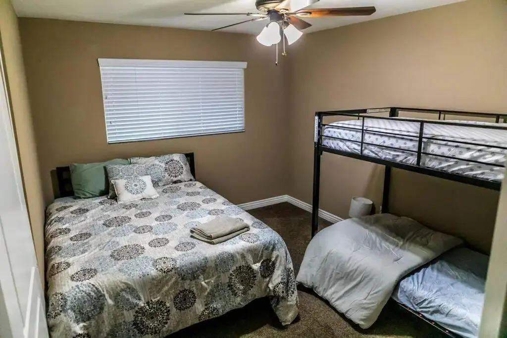 Hot Tub! 10Beds! Old Town Scottsdale Stays