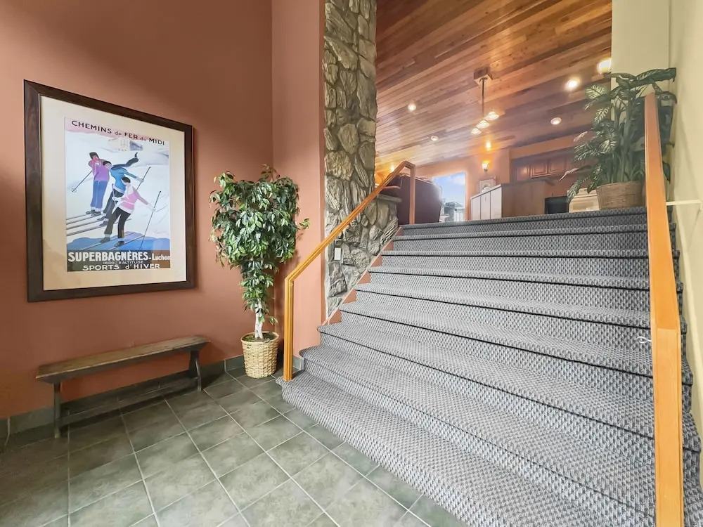 E101 Lake Cliffe 2 Bedroom Condo
