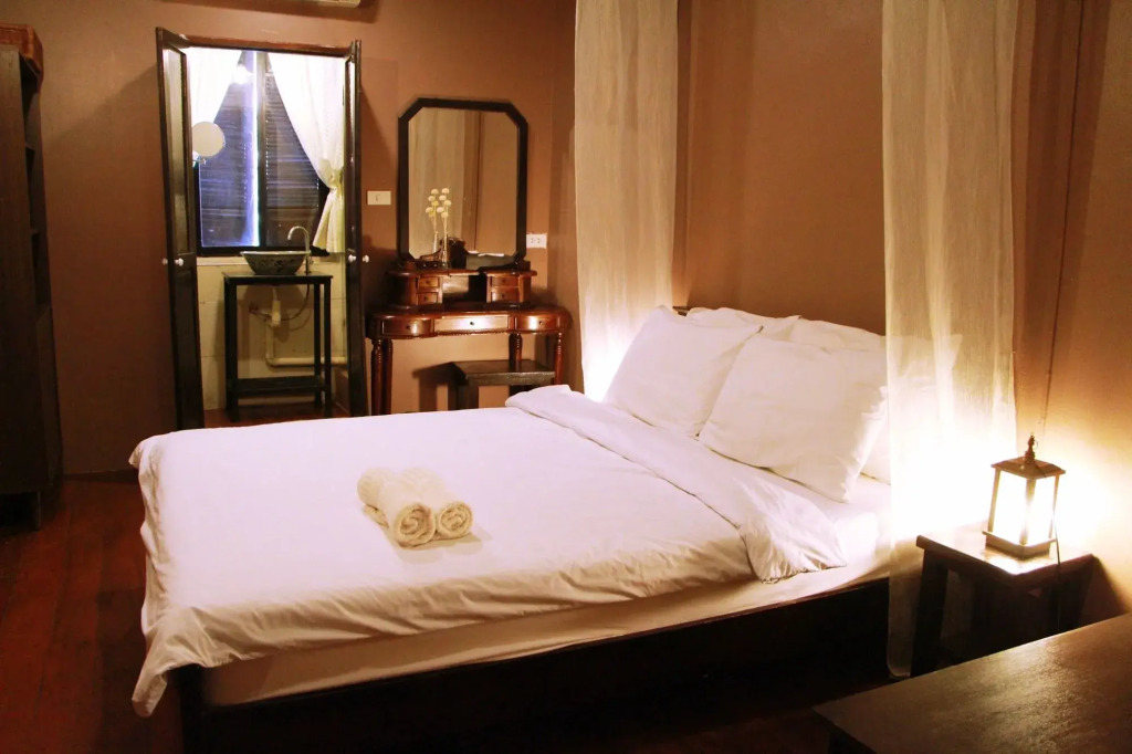 Niras Bankoc Hostel