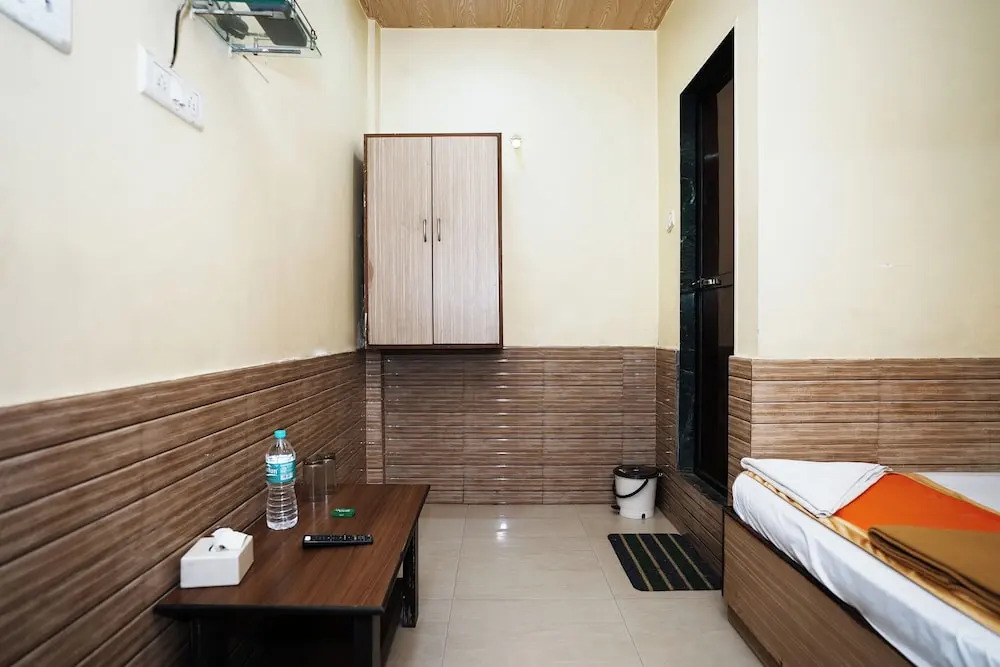 Hotel Sai Parikrama