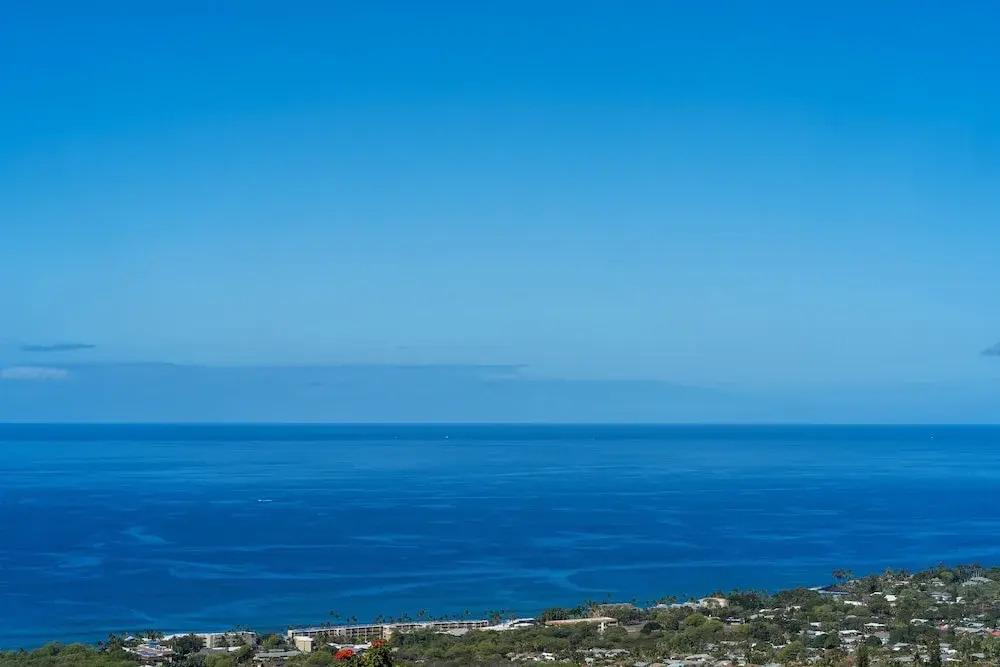 Kona Wa'a Paradise Getaway
