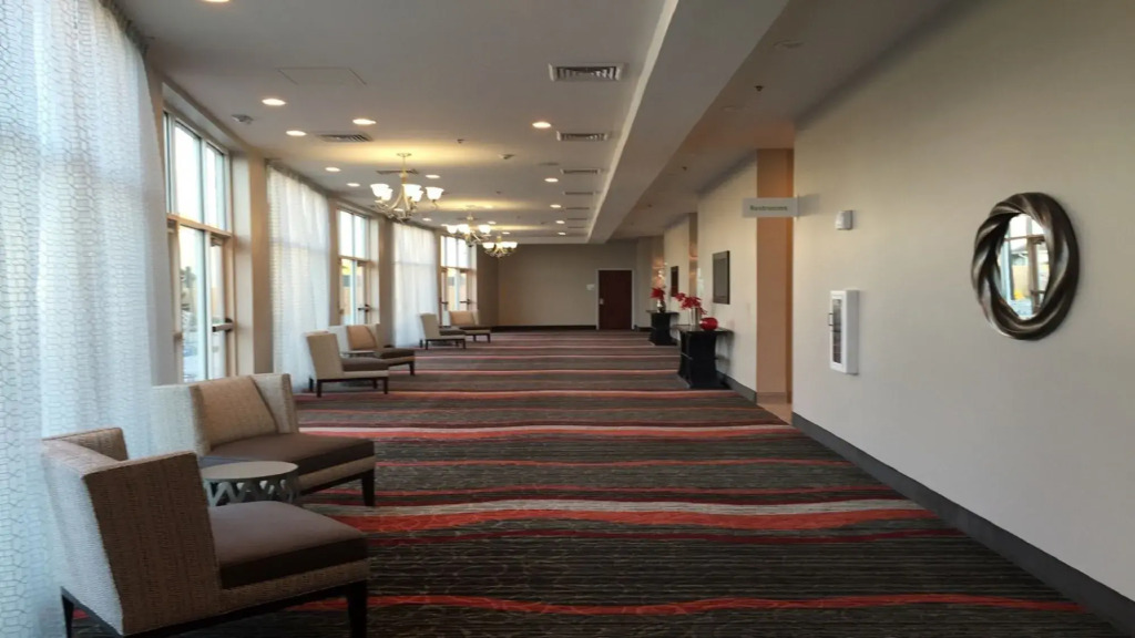 Holiday Inn & Suites Lafayette North by IHG