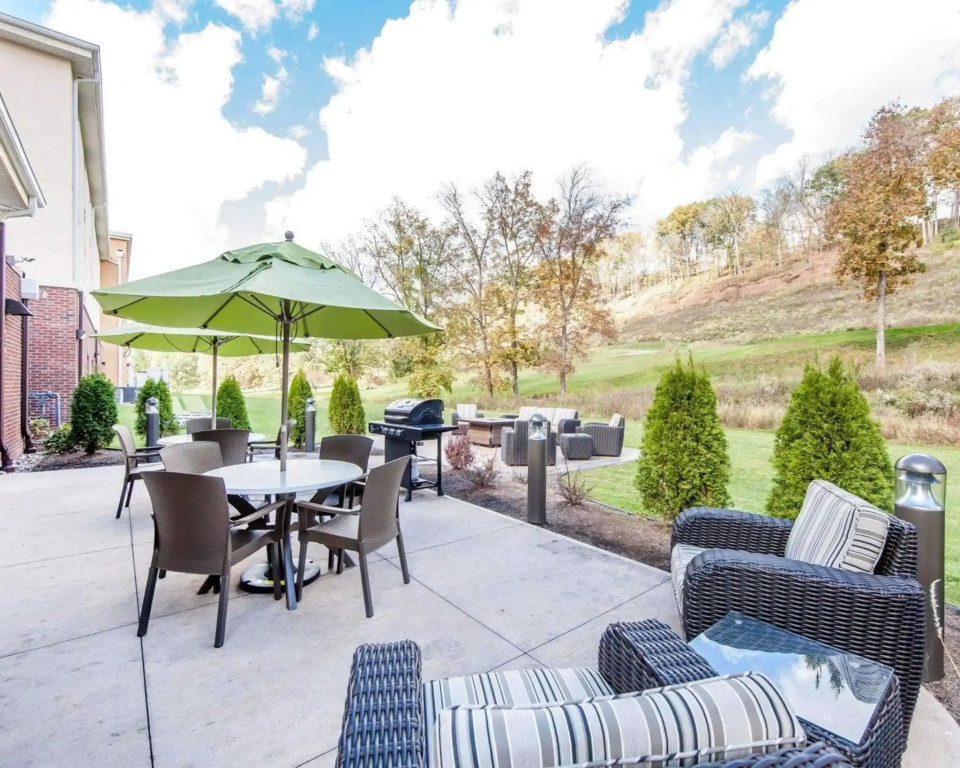 Comfort Suites Marietta-Parkersburg