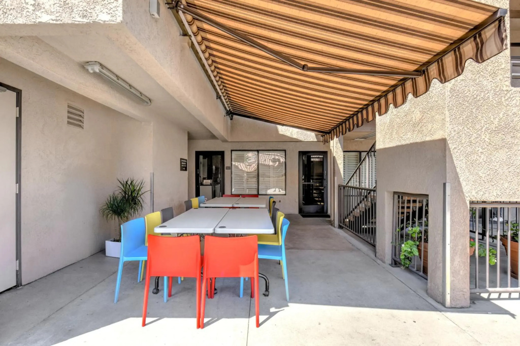 Anaheim Desert Inn & Suites