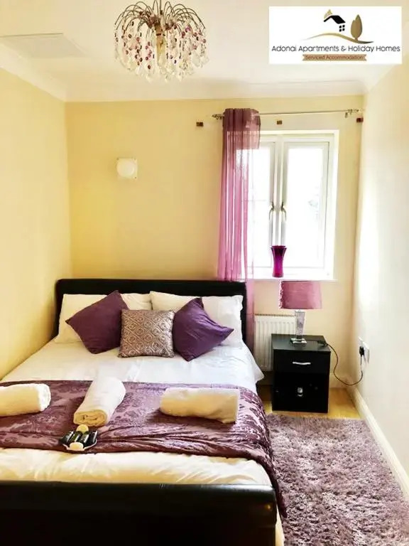2 Bedroom Apartment at Dagenham , Adonai Serviced Accommodation, Free WiFi and Parking