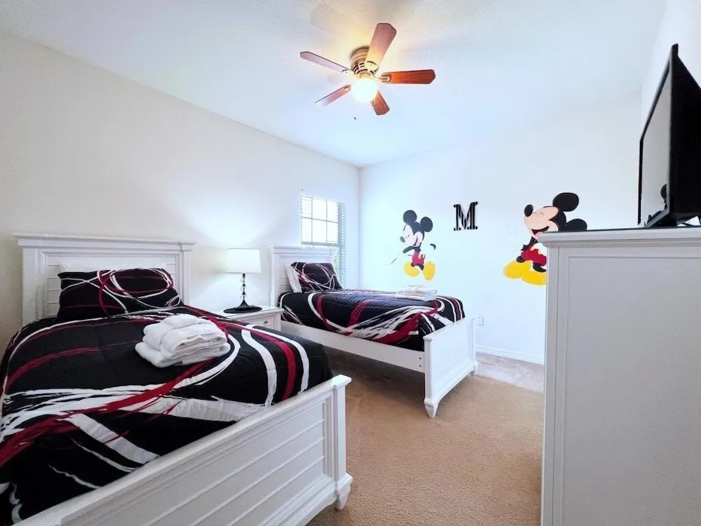 Cozy Family Friendly Pool Home With Game Room 5 Bedroom Home by RedAwning