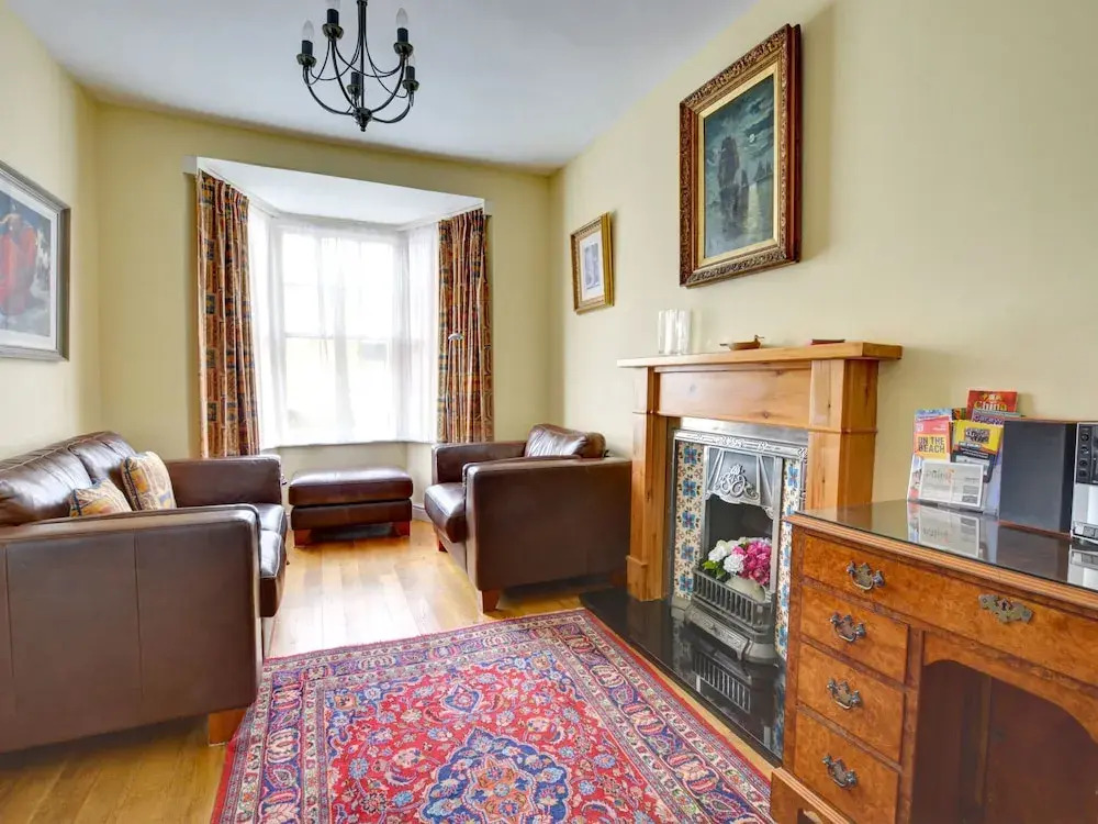 Vintage Holiday Home in Tenby With Garden