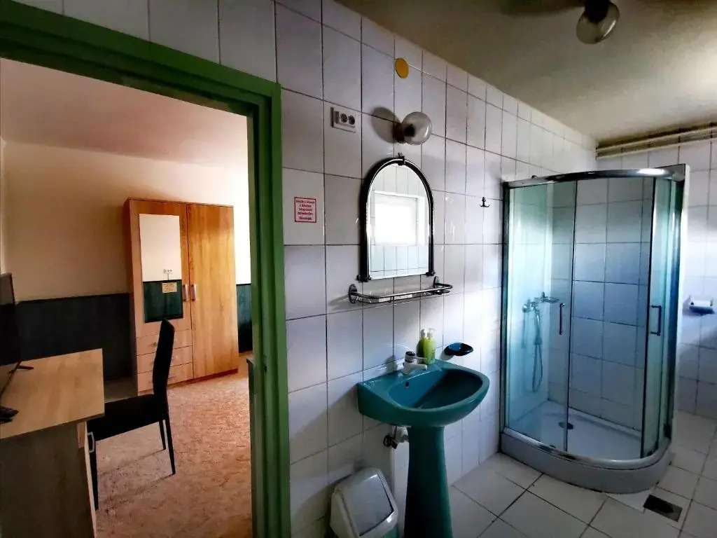 KOMPLEX -Rendezvénytermek-Panzió-Apartman-Irodák