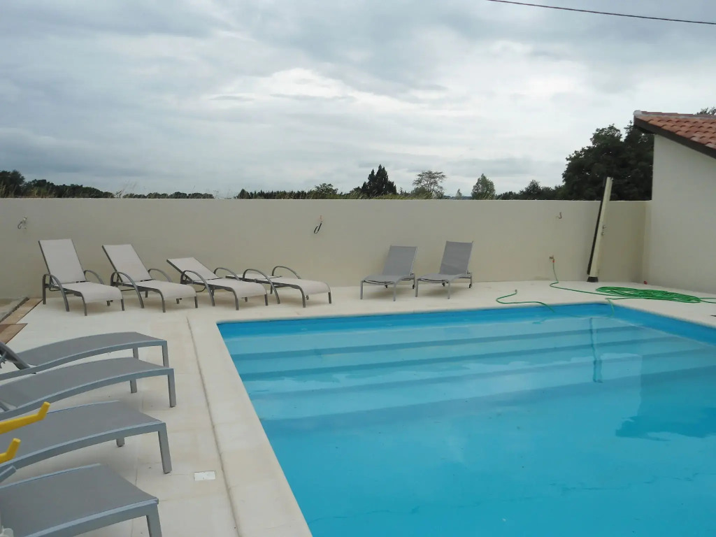 Charming cottage on estate (1880) with pool at the foot of the Pyrenees