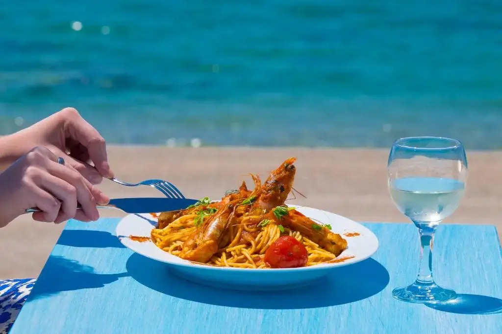 Must Boutique Hotel & Restaurant