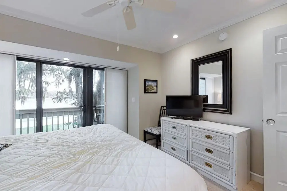 Updated & Lovely Villa With AC - Steps From Pool & Beach